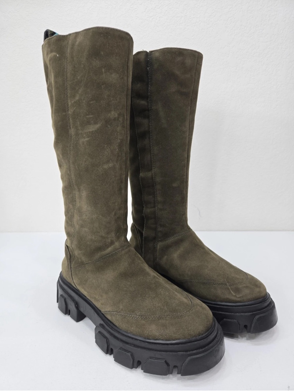 Farm Rio Womens Army Green Suede Embroidered Calf High Lug Sole Boots Size 9